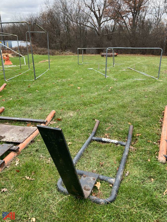 Auctions International Auction Geneseo CSDNY 27121 ITEM One Man