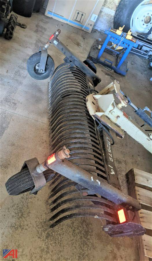 Auctions International Auction Waterloo CSDNY 27272 ITEM 72" Land Pride York Rake