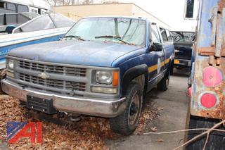 1997 Chevy W/T 1500 Pickup Truck with Cap