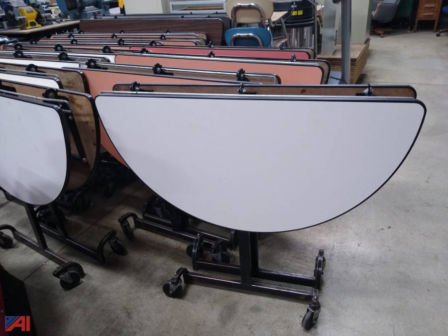 Auctions International Auction Newfane CSDNY 27551 ITEM Café tables