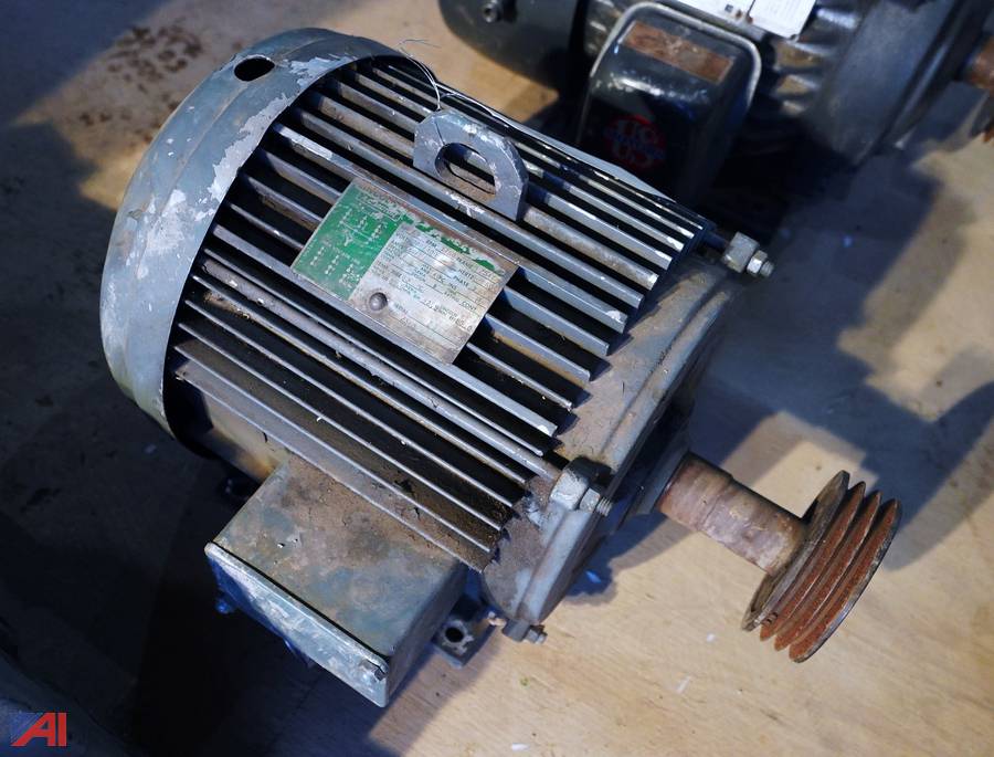 Auctions International Auction Town of Royalton HwyNY 27589 ITEM