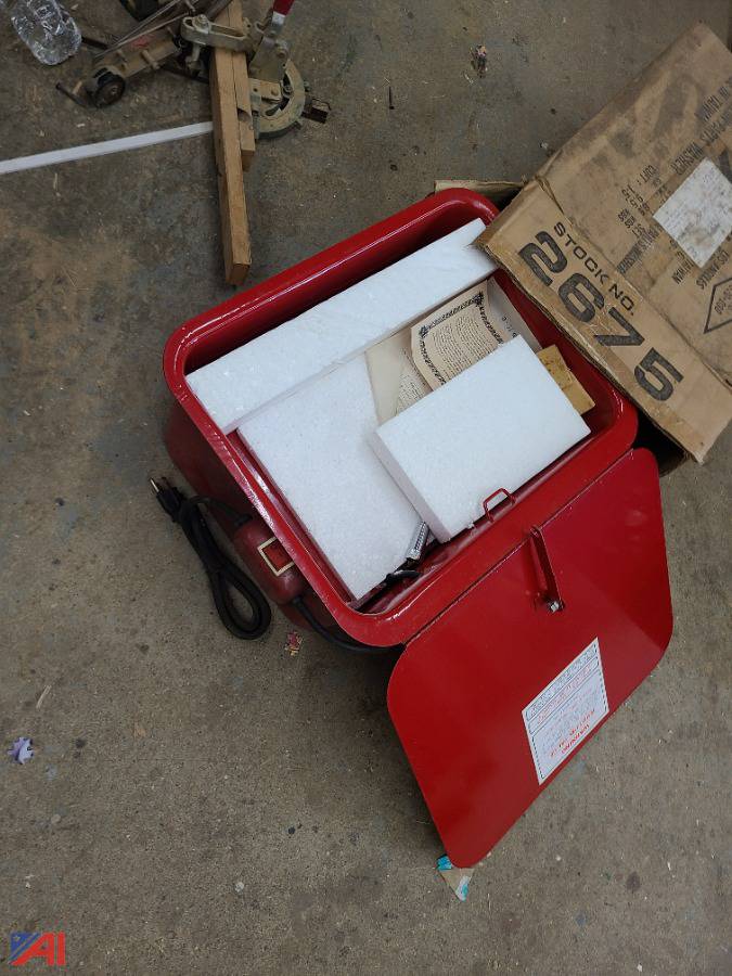 Auctions International Auction Marian ShrineNY 27639 ITEM (33