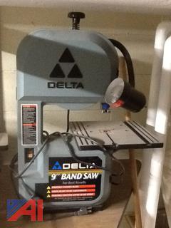 (#11) Delta 28-150 9" Tabletop Band Saw with Work Light