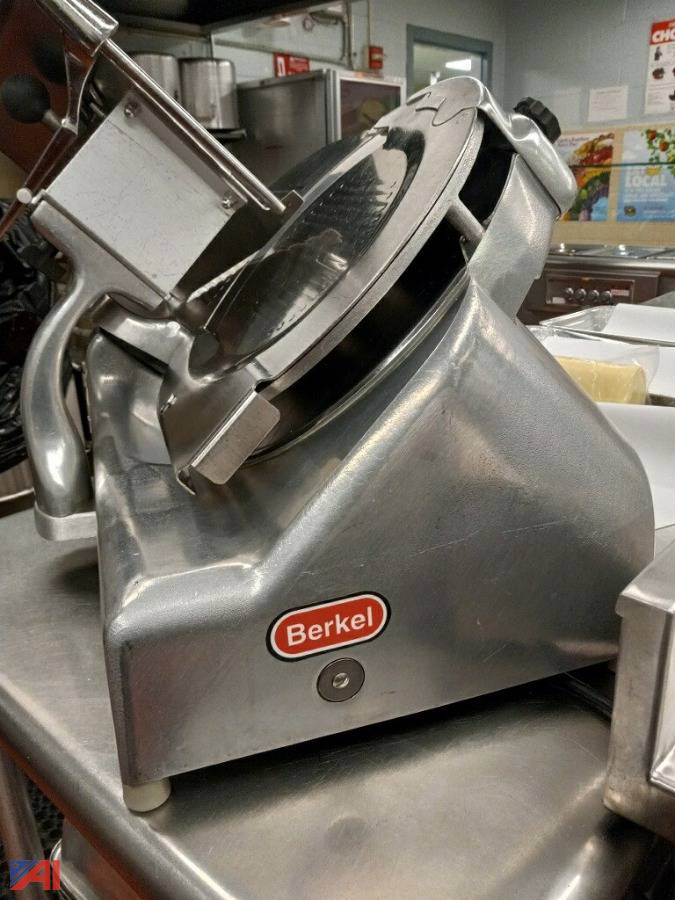 Auctions International Auction Central Islip UFSDNY 27903 ITEM