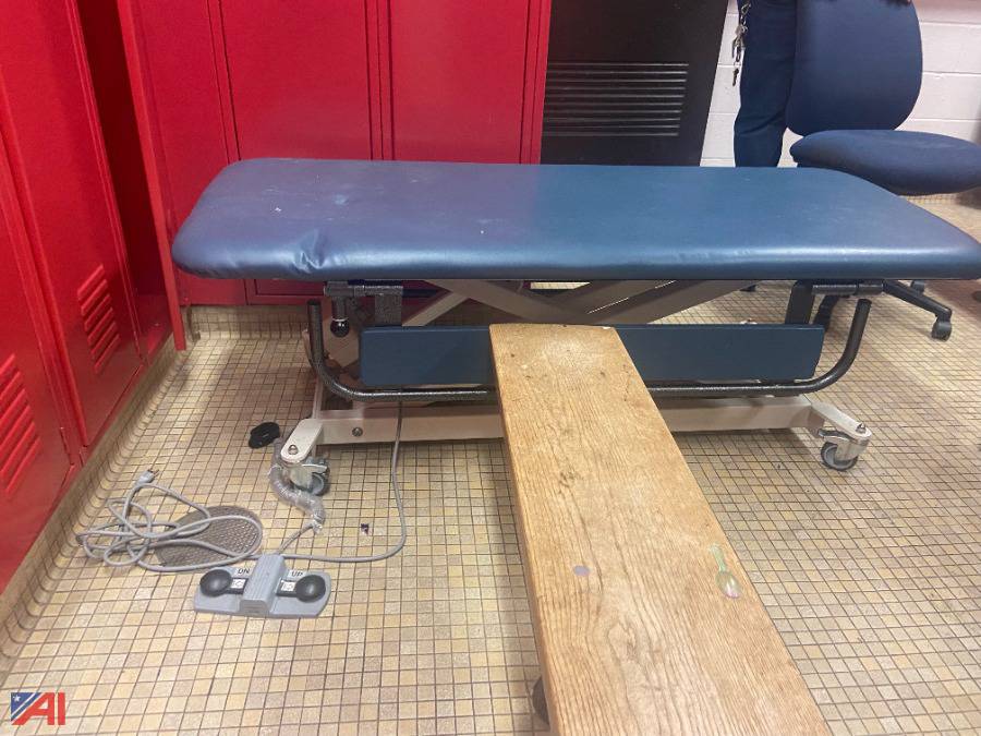 Auctions International Auction Center Moriches UFSDNY 28551 ITEM