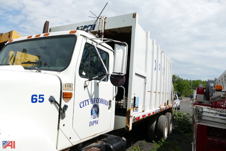 Auctions International Auction City of Cohoes DPWNY 28749 ITEM (65) 2002 International