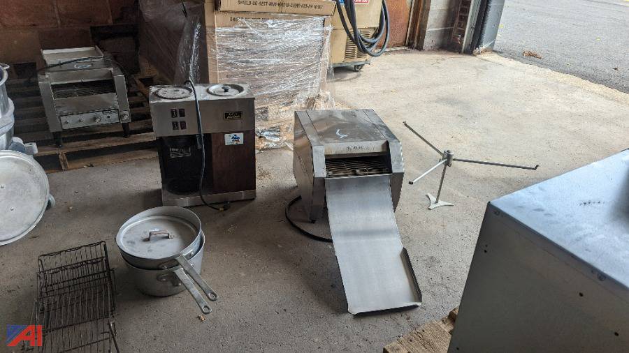 Auctions International Auction Tully SchoolsNY 29795 ITEM Kitchen