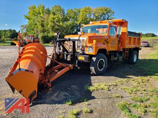 (#2) 2000 International 2574 Dump Truck with Plow and Wing