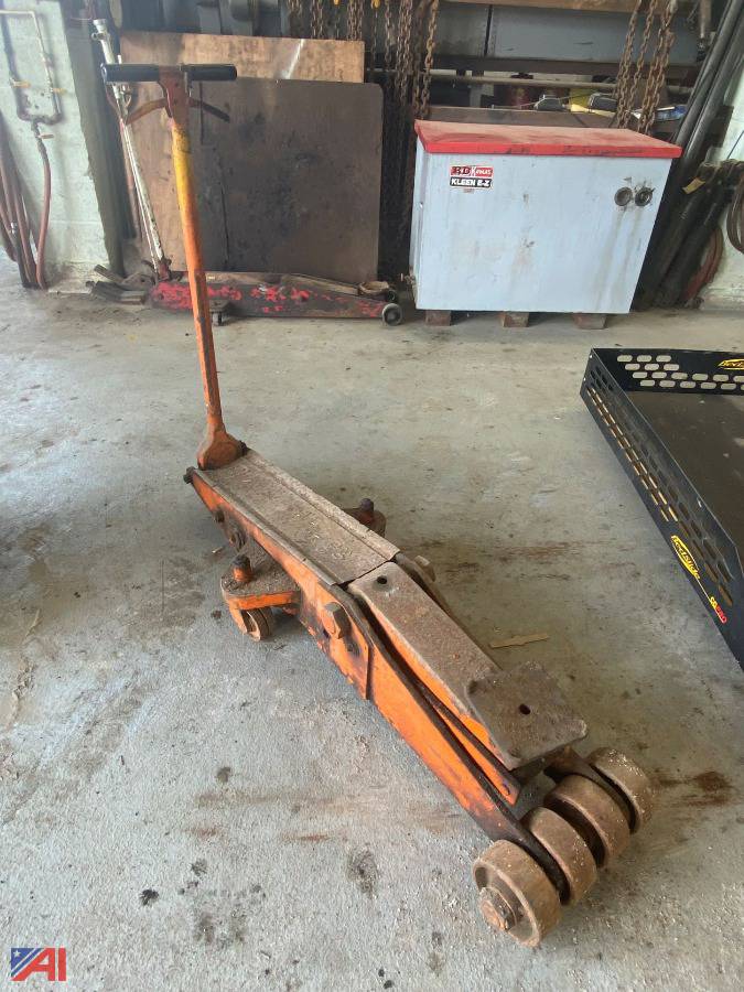 Auctions International Auction Yates County HwyNY 30037 ITEM Floor Jack