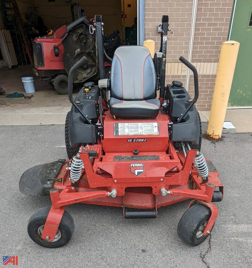 Auctions International Auction Sherburne Earlville CSDNY 30067 ITEM Ferris IS 3200 Zero