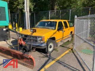 (M149) 1997 Chevy K1500 Suburban with Plow