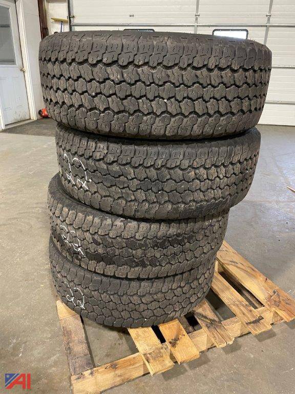 Auctions International - Auction: State of Vermont-VT #30825 ITEM: (4) Goodyear  Wrangler Kevlar 275/65/R18 C-Ply Tires