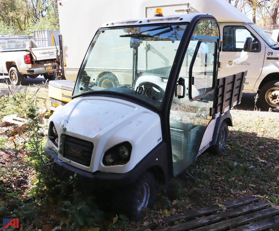 Auctions International Auction University of RochesterNY 31116 ITEM 2016 Club Car Carryall