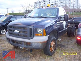 2005 Ford F350 XL Super Duty Cab and Chassis  (854J)