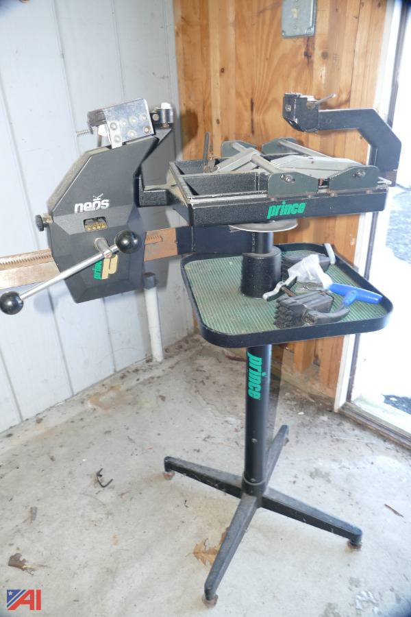 Prince NEOS Tennis Stringing Machine Auction | Auctions International