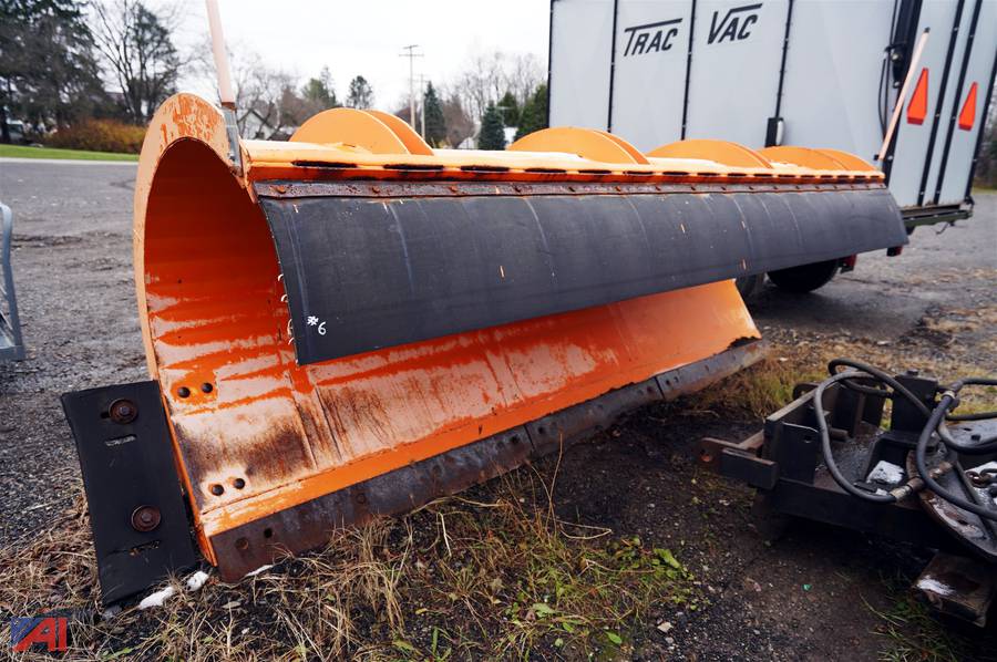 Auctions International Auction Village of Springville DPWNY 31398 ITEM Everest 11' Plow
