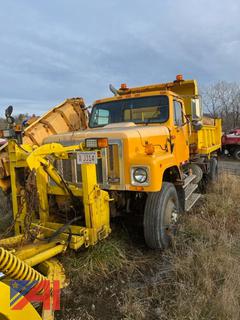 2003 International 2574 Dump Truck with Plow and Wing