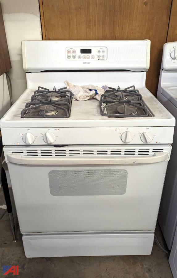 Auctions International Auction Canandaigua CSDNY 32829 ITEM Hotpoint Gas Stove