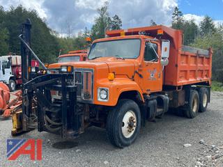 2003 International 2574 Dump Truck with Plow and Wing