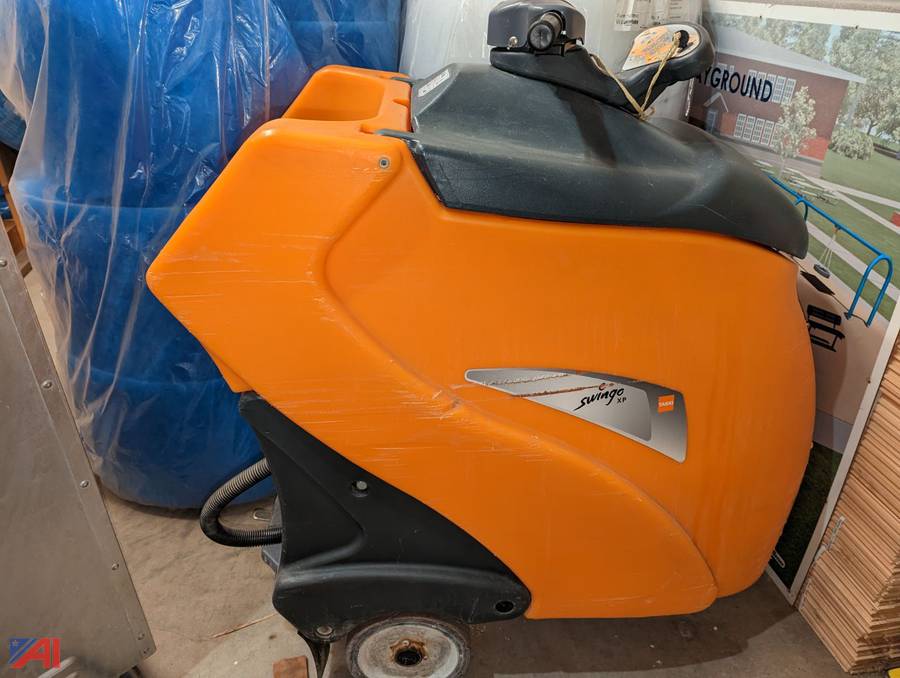 Auctions International Auction Royalton Hartland CSDNY 33230 ITEM Taski Swingo Cleaning