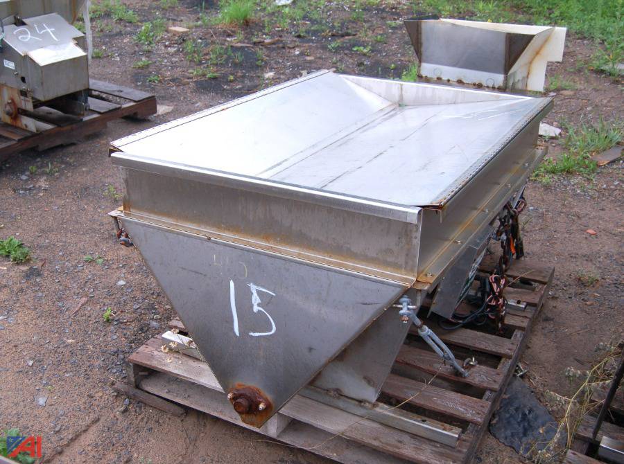 Auctions International Auction Syracuse UniversityNY 33553 ITEM