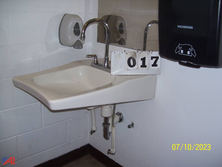 Auctions International Auction Town of Hanson Maquan Elementary