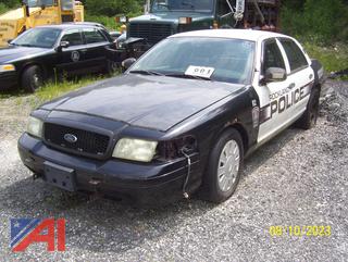 2010 Ford Crown Victoria Sedan/ Police Vehicle