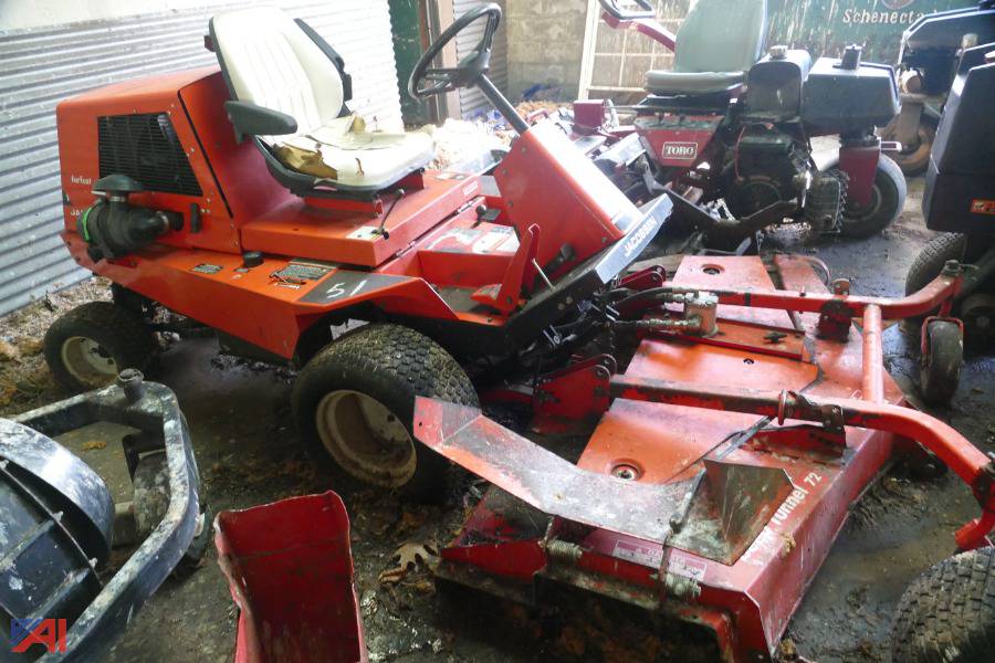 51) Jacobsen Turfcat T428D Deep Tunnel 72