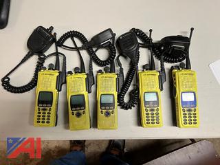 (5) Motorola XTS500R/H188DH9PW7AN Trunking Portable Radios