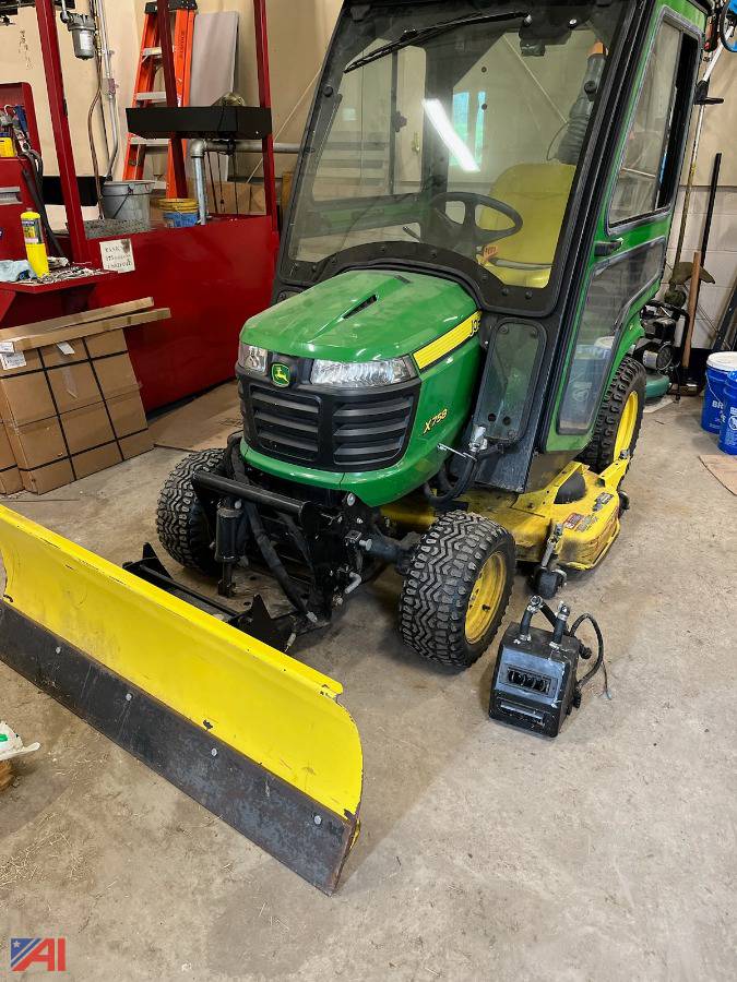 Auctions International Auction Avoca CSDNY 34945 ITEM John Deere