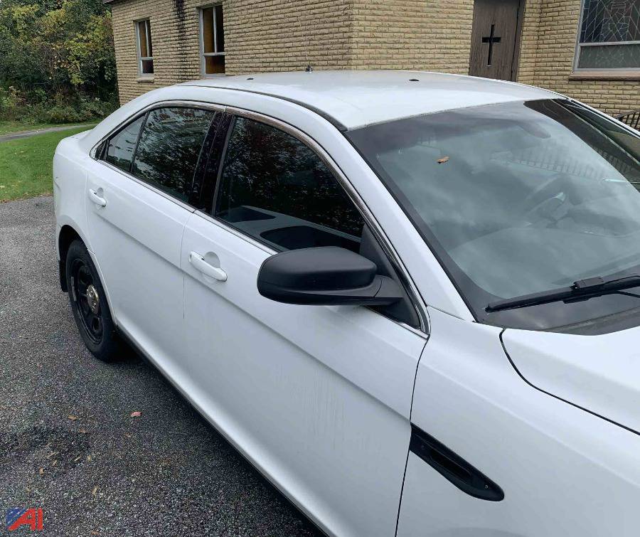 Auctions International Auction Town of Whitestown PDNY 34952 ITEM 2014 Ford Taurus 4DSD Police