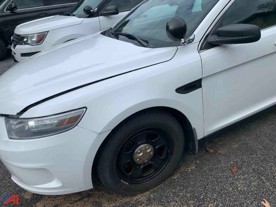 Auctions International Auction Town of Whitestown PDNY 34952 ITEM 2014 Ford Taurus 4DSD Police