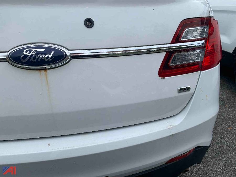Auctions International Auction Town of Whitestown PDNY 34952 ITEM 2014 Ford Taurus 4DSD Police