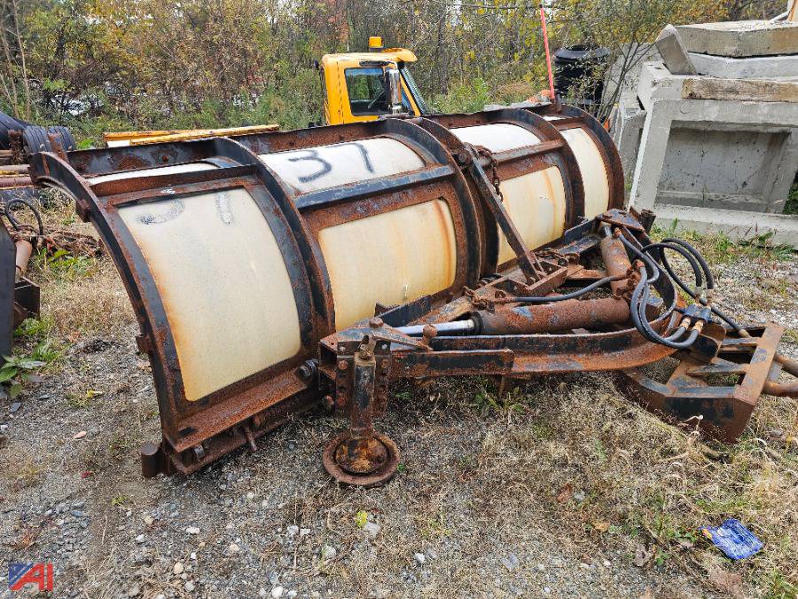 Auctions International Auction Town of Carmel HwyNY 34994 ITEM (8) 10' Gledhill Snow Plow