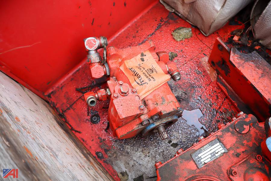 Auctions International Auction Dansville CSDNY 35050 ITEM 1998 Jacobsen HR15 Flail Mower