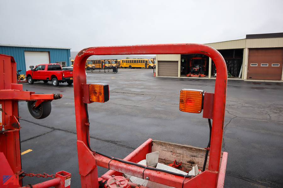 Auctions International Auction Dansville CSDNY 35050 ITEM 1998 Jacobsen HR15 Flail Mower