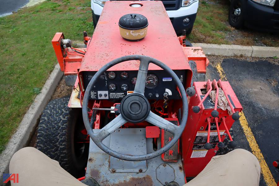 Auctions International Auction Dansville CSDNY 35050 ITEM 1998 Jacobsen HR15 Flail Mower