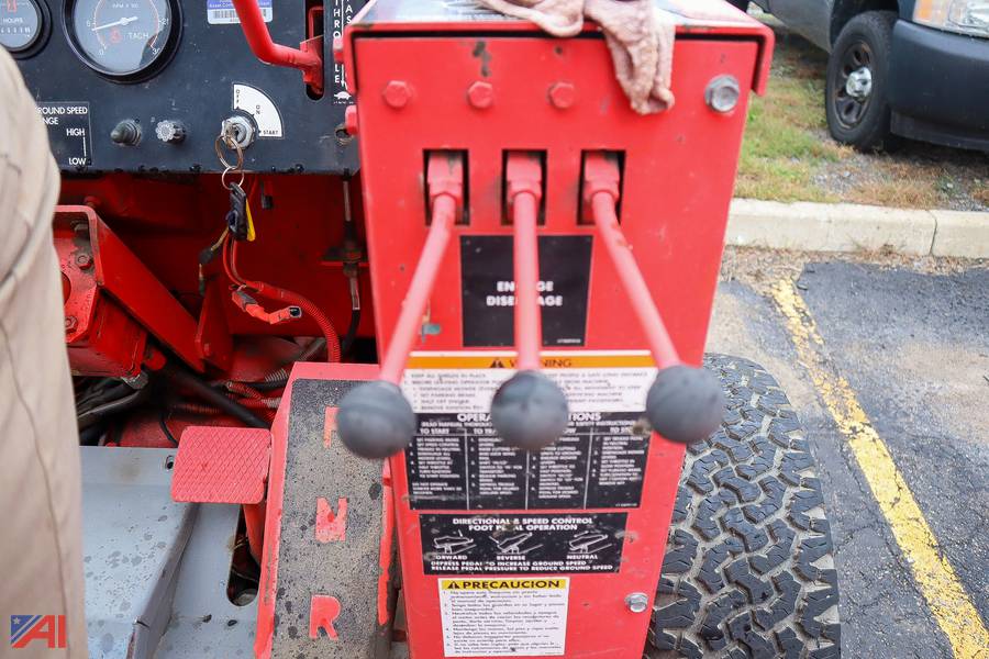 Auctions International Auction Dansville CSDNY 35050 ITEM 1998 Jacobsen HR15 Flail Mower