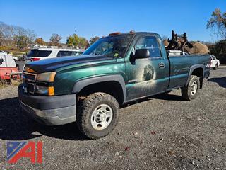 (#1) 2005 Chevy Silverado 2500HD Pickup Truck with Plow
