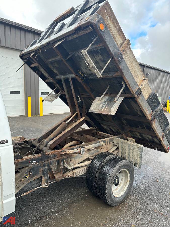 Auctions International Auction Village of SherburneNY 35190 ITEM 1998 Chevy C/K 3500