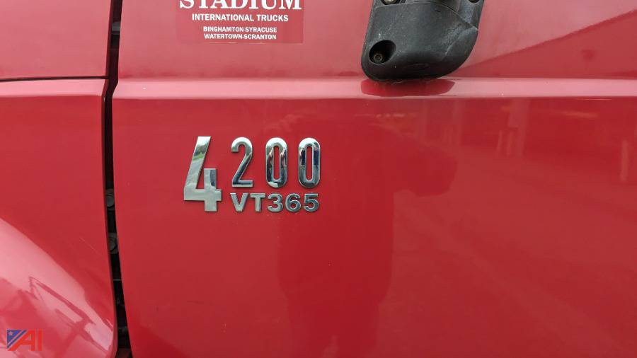 Auctions International Auction Massena CSDNY 35253 ITEM 2007 International 4200 Box Truck