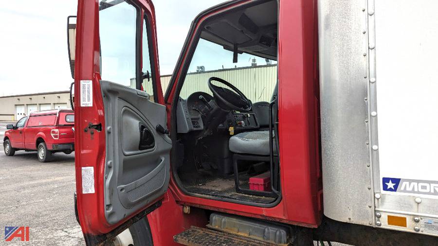 Auctions International Auction Massena CSDNY 35253 ITEM 2007 International 4200 Box Truck