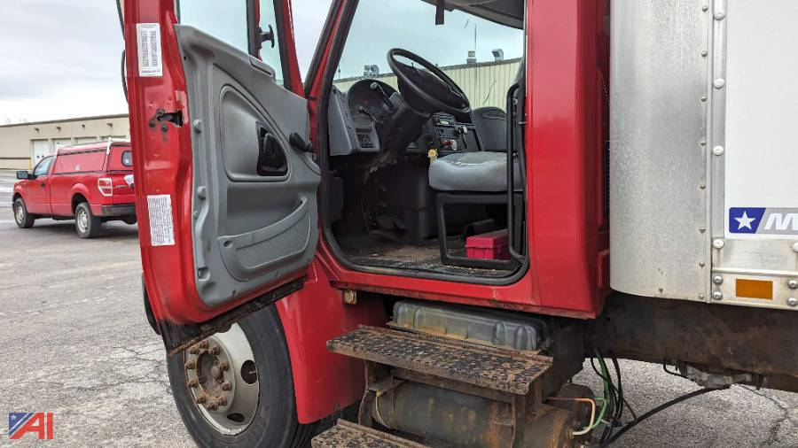 Auctions International Auction Massena CSDNY 35253 ITEM 2007 International 4200 Box Truck