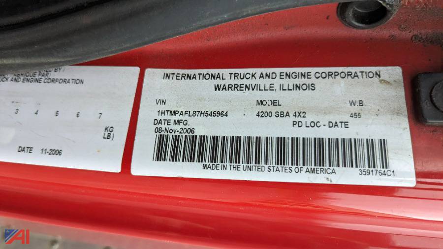 Auctions International Auction Massena CSDNY 35253 ITEM 2007 International 4200 Box Truck