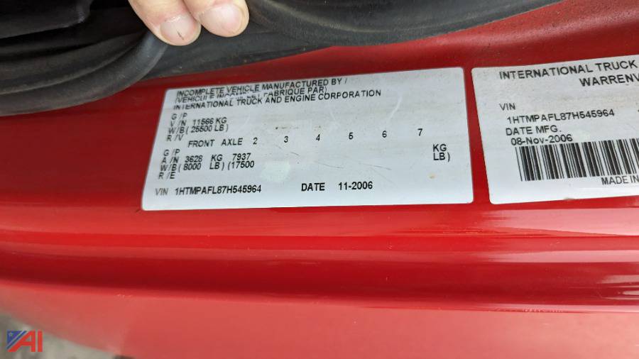 Auctions International Auction Massena CSDNY 35253 ITEM 2007 International 4200 Box Truck