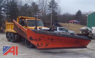 (#9) 2006 International 7600 Dump Truck with Plow and Wing