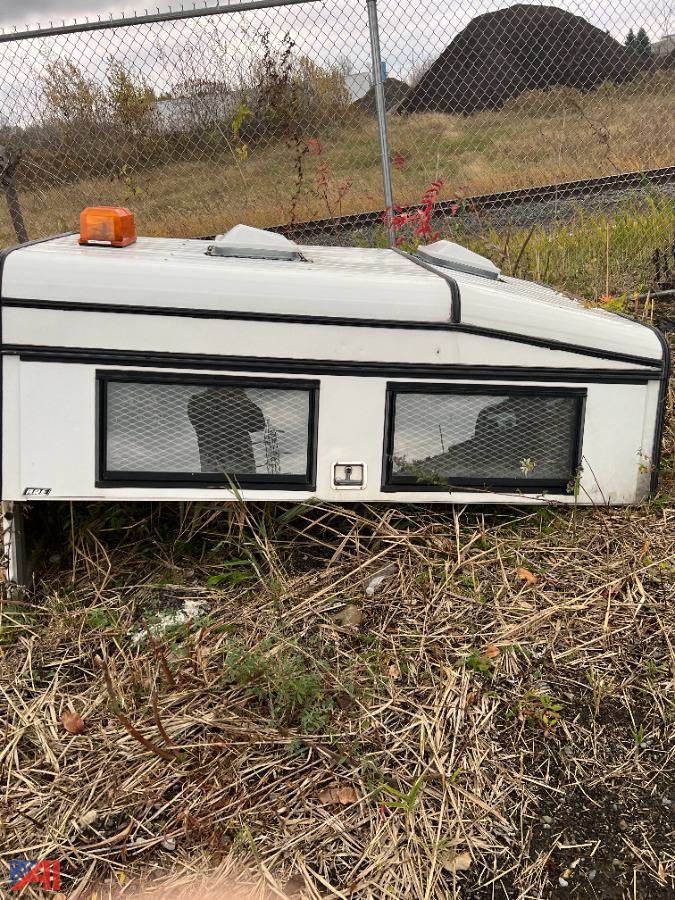 Auctions International Auction City of OswegoNY 35506 ITEM A.R.E. Truck Cap