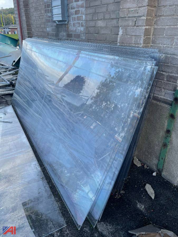 Auctions International Auction Lyons CSDNY 35633 ITEM (15) Heat Resistant Poly Carbonate