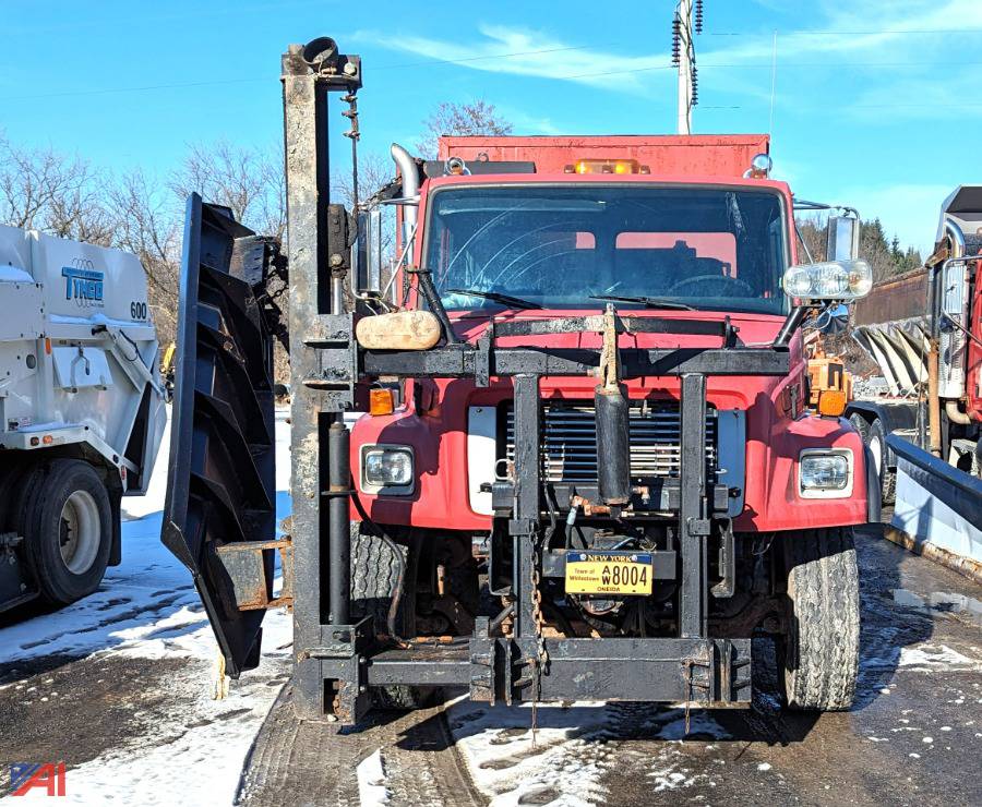 Auctions International Auction Town of WhitestownNY 35687 ITEM 2000 Freightliner F80 Dump