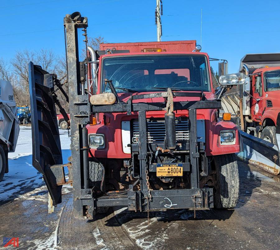Auctions International Auction Town of WhitestownNY 35687 ITEM 2000 Freightliner F80 Dump